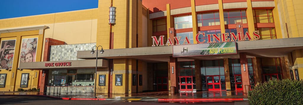 Maya Cinemas Bakersfield 16 gallery image 3