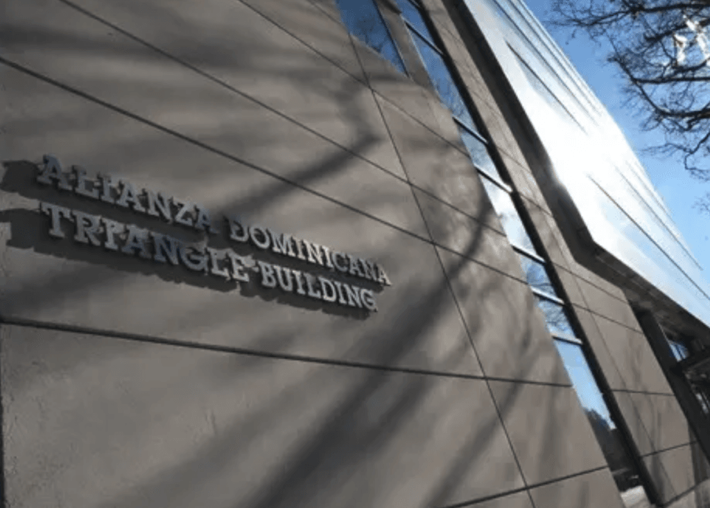 Alianza Triangle Building gallery image 2